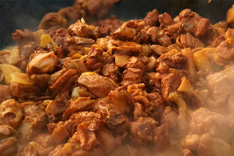 站長年會(huì)晚餐柴火雞美味佳肴